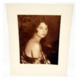 1090	H RICHARDSON CREMER PHOTOGRAPHER (1878-1942) NEW YORK, NEW JERSEY, 1928 PHOTO OF YOUNG WOMAN TI