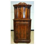 1262	BIEDERMEIER 2 PART BURL WOOD CORNER CUPBOARD WITH CORINTHIAN COLUMNS, 2 DOORS AND 1 DRAWER AND 