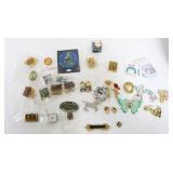 1184	34 ASSORTED PINS INCLUING HOLIDAY AND FORD
