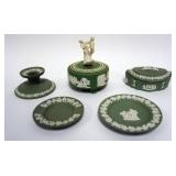 1066	GROUP OF ASSORTED GREEN & WHITE NEO CLASSICAL WEDGWOOD JASPERWARE, LARGEST PIECE APPROXIMATELY 