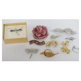1118	9 LADIES DESIGNER PINS, 1 WITH MATCHING EARRINGS, SOME MARKED BY MAKER