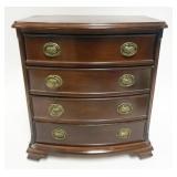 1135	MINIATURE 4 DRAWER JEWELRY CHEST IN MAHOGANY FINISH, APPROXIMATELY 13 IN X 8 IN X 14 IN H