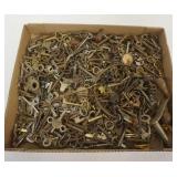 1199	LARGE ASSORTMENT OF ANTIQUE FURNITURE & CLOCK KEYS