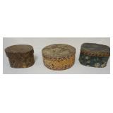 1029	GROUP OF 3 ANTIQUE WALLPAPER BOXES, LARGEST APPROXIMATELY 11 IN X 5 IN