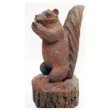 1086	VINTAGE FOLK ART WOOD CARVED SQUIRREL EATING A NUT, APPROXIMATELY 12 IN H
