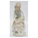1141	LLADRO FIGURINE, GIRL W/KITTEN, APPROXIMATELY 9 IN HIGH