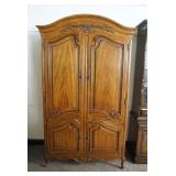 1186	FRENCH PROVINCIAL FRUIT WOOD THOMASVILLE 2 DOOR WARDROBE W/8 INTERIOR DRAWERS & WOOD ADJUSTABLE