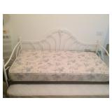 Daybed & Trundle w/Mattresses