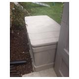 Rubbermaid Storage Container