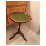 Accent table w/leather top