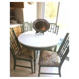 Kitchen table w/4 chairs & leaf