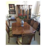 Dining Room Table w/6 chairs & leaf