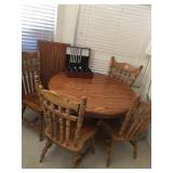 Oak Kitchen Table w/4 chairs & table leaf