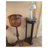 Accent Pedestal tables Accent Pedestal tables