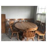 Dining table w/ 8 chairs & 3 table Leaves