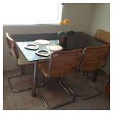 Kitchen Table w/4 chairs $185