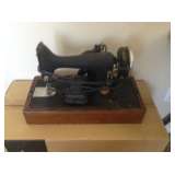 Antique Singer Sewing Machine w/case $75