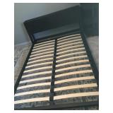 Queen bedframe with metal headbaord