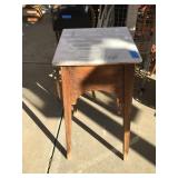 Vintage Tablbe w/marble top
