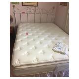 Queen Mattress Set w/frame / Queen Metal Headboard