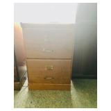 Oak Locking File Cabinte w/Key