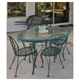 Green Metal table w/ 4 chairs