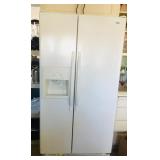 Kenmore Refrigerator w/ice & water