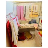 Tablecloths / Runners / Rugs