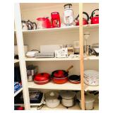 Kitchen Appliances / Pots & Pans