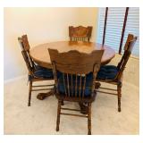Oak Dining Table w/4 Chairs & Leaf