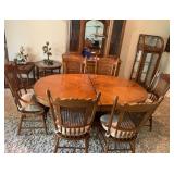 Dining table w/6 chairs / two leaves / hard cover