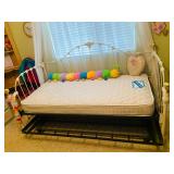 Daybed w/Trundle