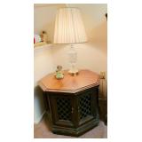 Vintage End Table / Table Lamp