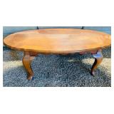 Close-up Oval Coffee Table