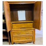 Inside Wardrobe /Dresser