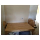 Table w/chairs