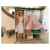 Vintage Barbie / case