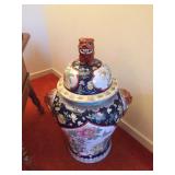 Beautiful large Fu Dog vase