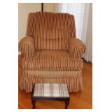 Sherrill Recliner w/Hidden Leaver