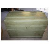 Antique Trunk / No Tray