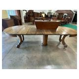 Round Oak Table w/8 Leaves Round Oak Table w/8 Leaves