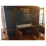 ENTERTAINMENT ARMOIRE