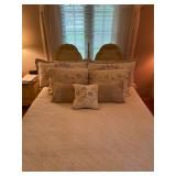 Sleep Number Queen Bed w/ Foot Warmer & Adjustable Head & Feet - $420 Bed & Mattress Only - Vintage 