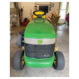 John Deere LX277 17HP 42" Cut 983 Hrs Lawn Tractor - $850