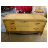 Vintage Lane Cedar Chest
