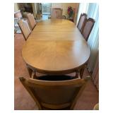 Henredon Dining Table W/2 Leaves & 6 chairs & Protector Pads - 29"H x 102"W x 43"D W/20" Leaves X2 -