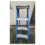 Louisville 4 Ft Fiberglass Ladder