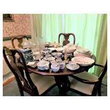 Dining Room with 2 Leaves and 6 Chairs