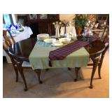 Dining Room Table & Chairs