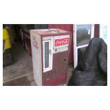 VINTAGE COKE BOTTLE VENDING MACHINE, WWW.ONLINEAUCTIONSLLC.NET
